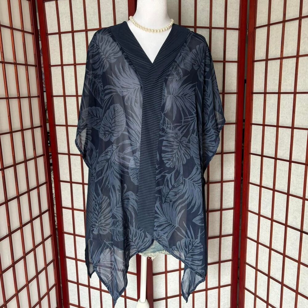 Kona-sol Women's Navy and Blue Blouse